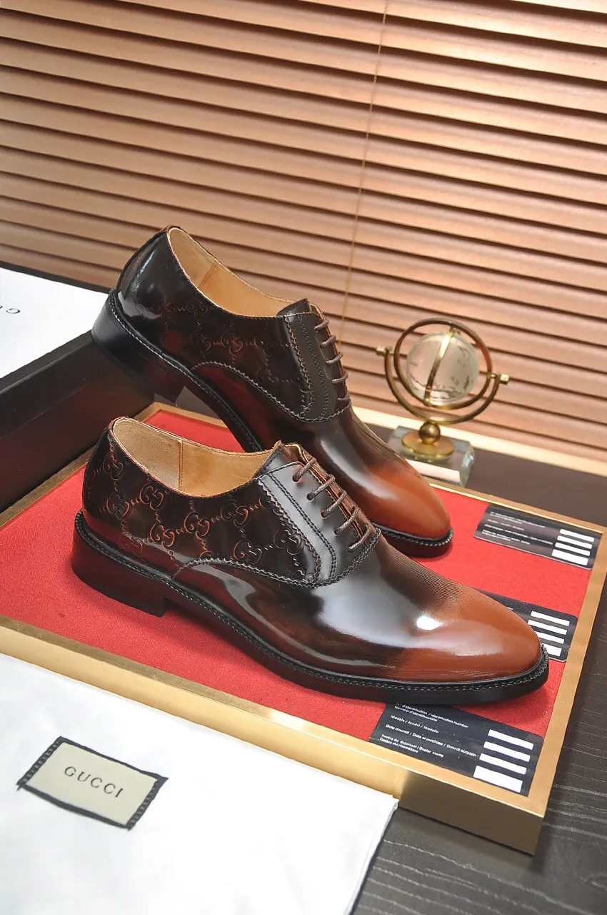 Men's shoes💰500💶Italy's top luxury men's shoe giant (GUCCI) (Gucci) (full cowhide lining) new arrival🍃Original European style🔰 Pleasant to the eye😍In order to make the shoes more durable and non-deformable🌀The production continues to follow traditional methods but there is still no lack of innovation💪Choose original sheepskin for the leather♻️ Smooth and natural And extra bright ⭐Made of imported cowhide, the first choice of rich people 38-45 (45 customized)